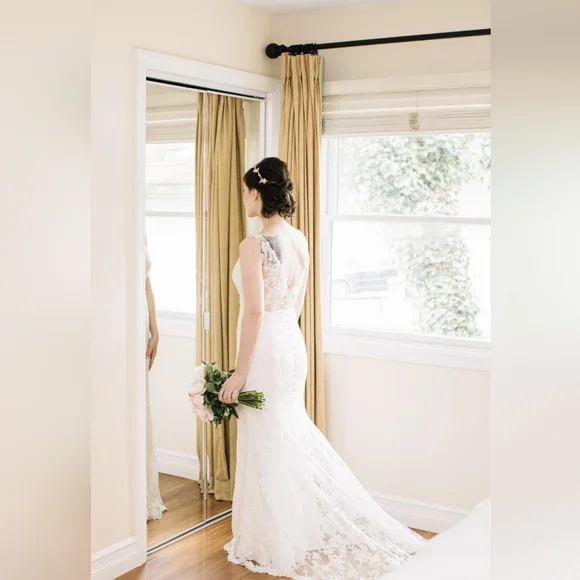 Rebecca Schoneveld Tristan Ivory Lace Wedding Gown - Picture 5 of 7